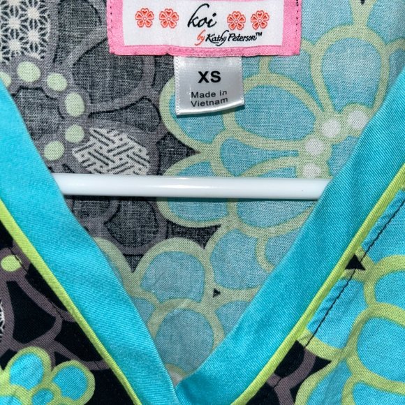 Koi Kathryn mock wrap scrub top sz XS EUC LN Asian inspired 115PR - Picture 2 of 5
